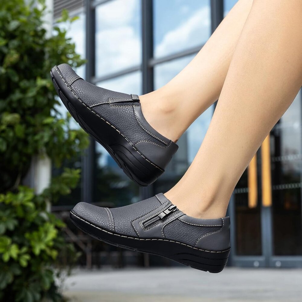 👑Women's Comfortable And Lightweight Grey Leather Loafers Casual Zipper Closure - Picture 6 of 9